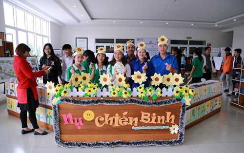 “Nụ cười chiến binh” - xây tủ sách tặng bệnh nhi ung thư