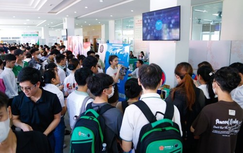 Đà Nẵng: Hơn 2.500 vị trí việc làm dành cho sinh viên Trường Đại học Đông Á