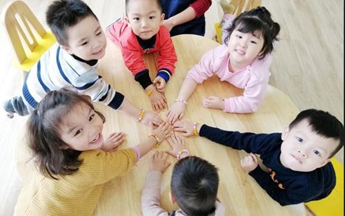 Những phẩm chất cần có đối với giáo viên mầm non