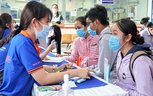 “Đặt vé sớm” cho suất vào đại học